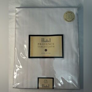 HOTEL PROVENCE OBLONG WHITE TABLECLOTH NEW